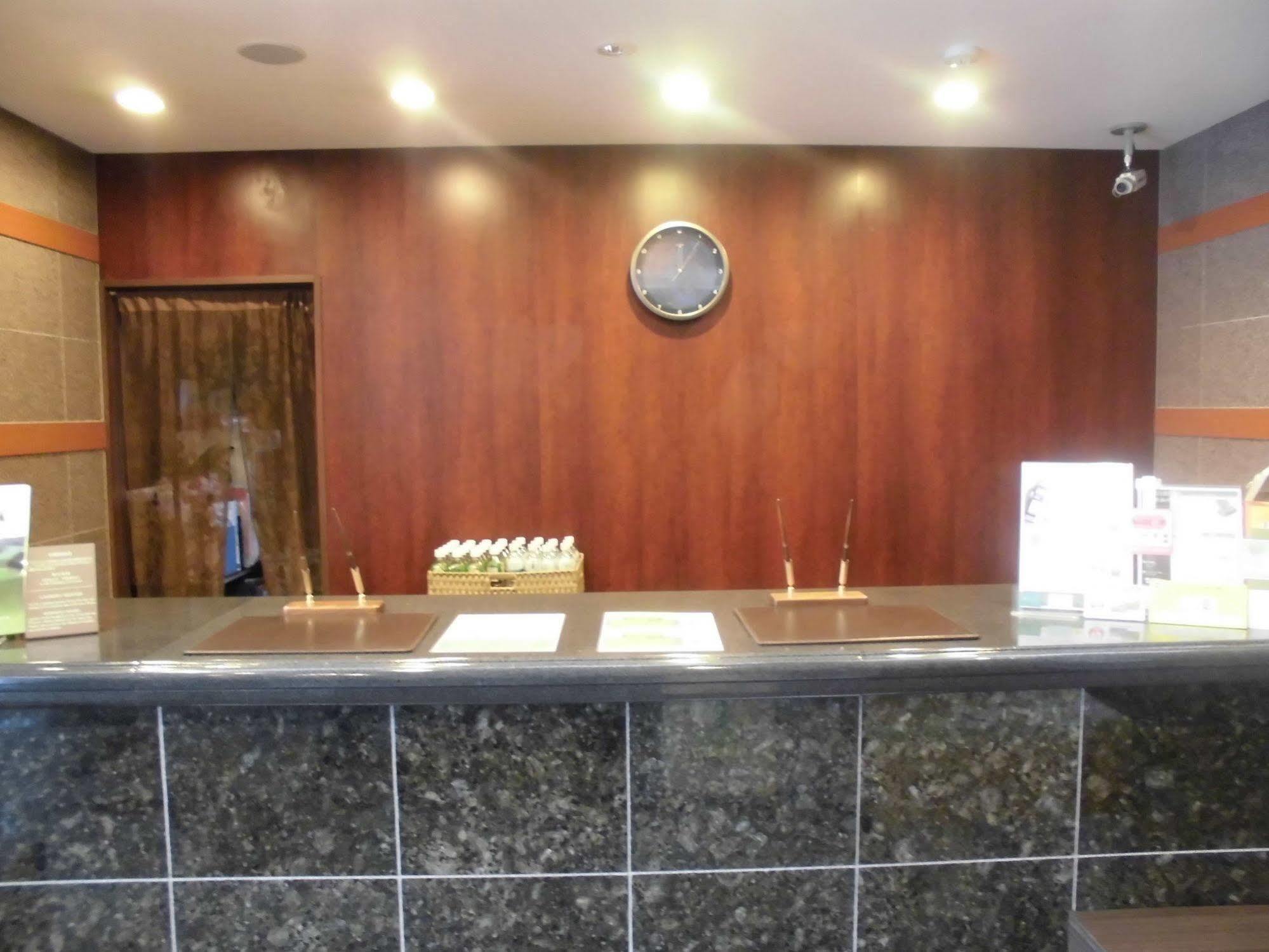 Hotel Route-Inn Oita Ekimae Екстериор снимка